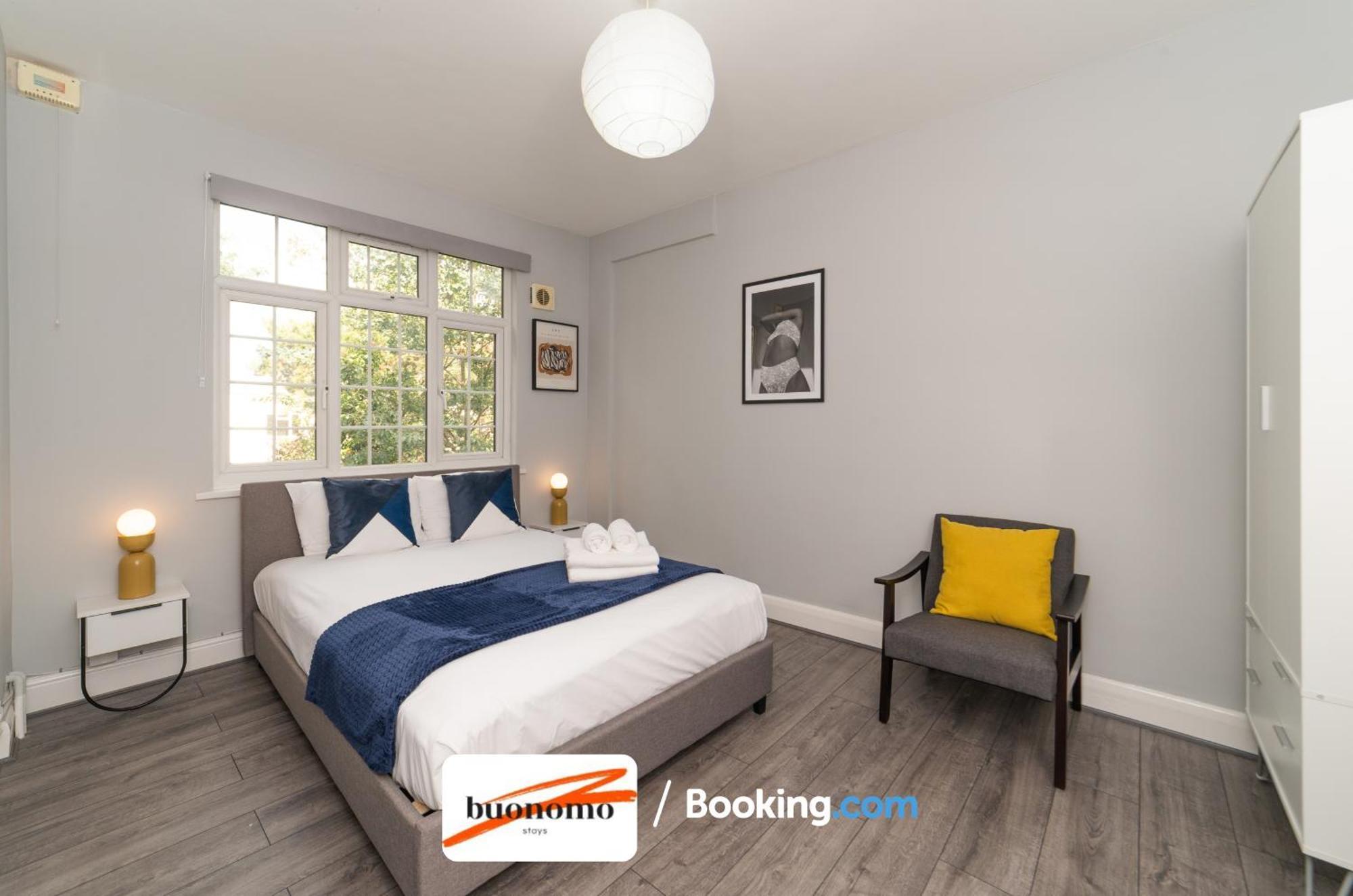 לונדון Two Bedroom Apartment By Buonomo Stays Short Lets & Serviced Accommodation With Balcony מראה חיצוני תמונה