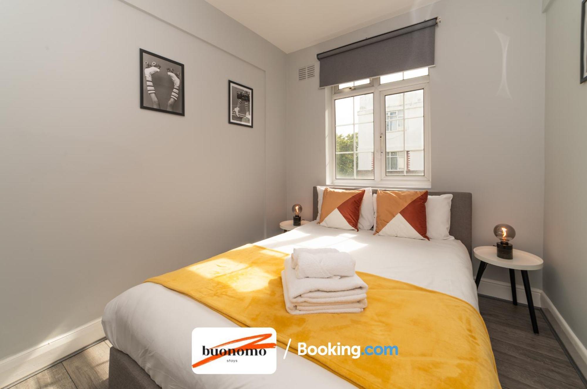 לונדון Two Bedroom Apartment By Buonomo Stays Short Lets & Serviced Accommodation With Balcony מראה חיצוני תמונה