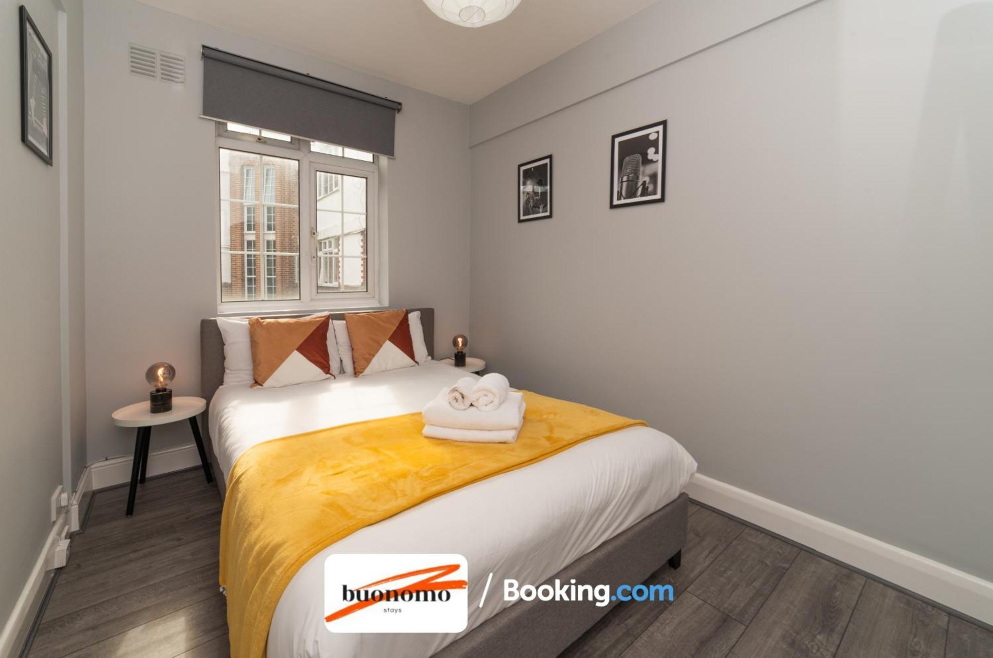 לונדון Two Bedroom Apartment By Buonomo Stays Short Lets & Serviced Accommodation With Balcony מראה חיצוני תמונה