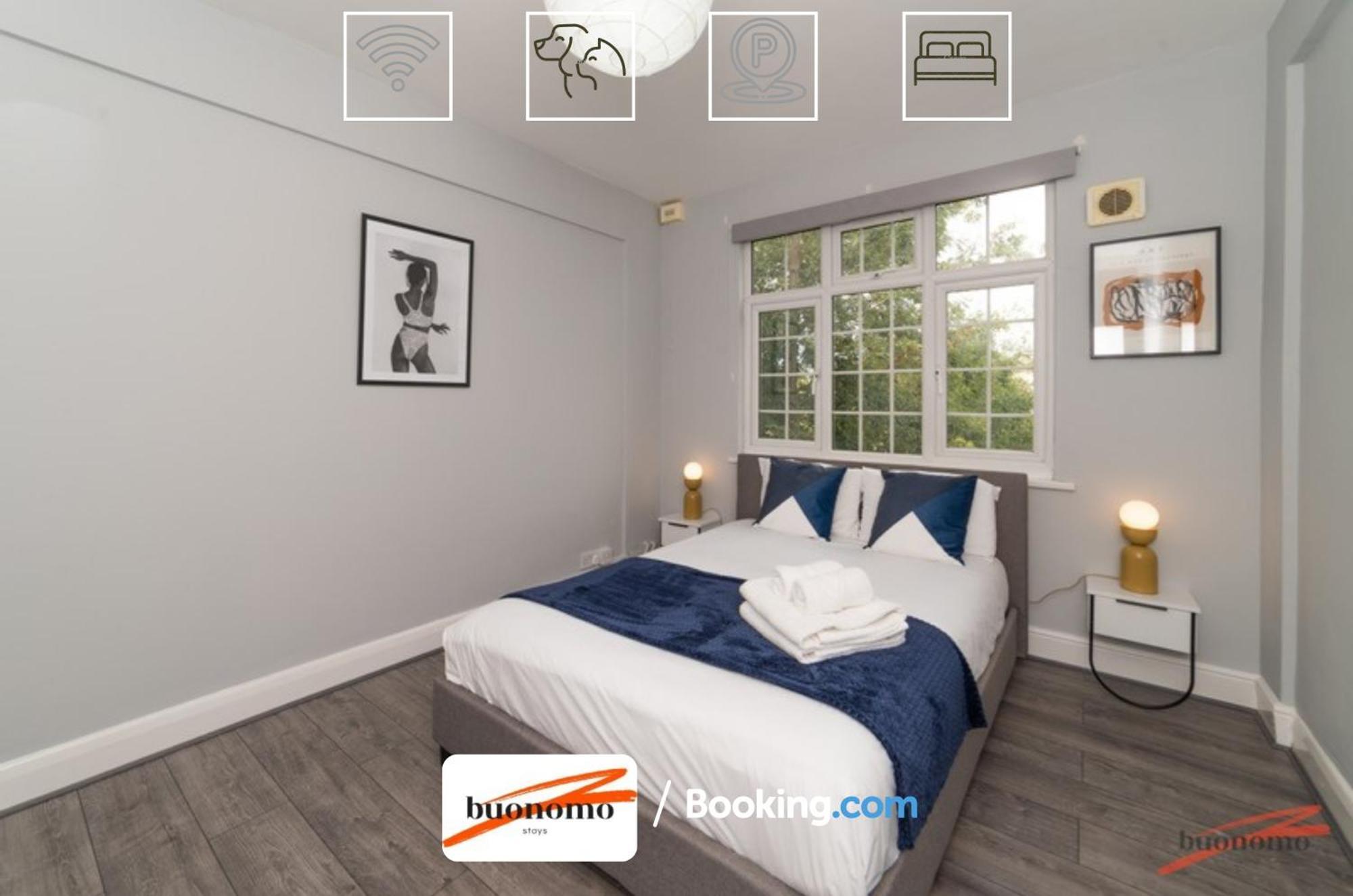לונדון Two Bedroom Apartment By Buonomo Stays Short Lets & Serviced Accommodation With Balcony מראה חיצוני תמונה